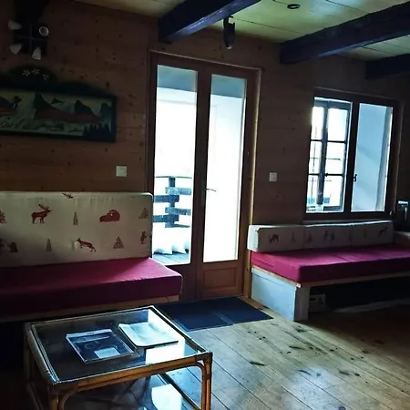 Le Chalet Du Bas Holiday home *