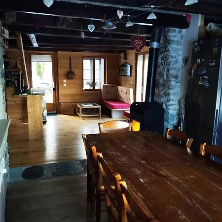 Le Chalet Du Bas