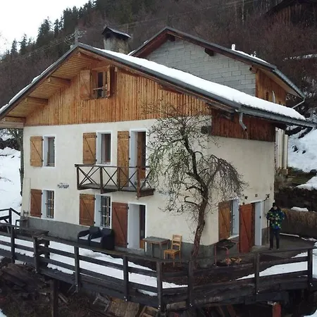 Le Chalet Du Bas Holiday home